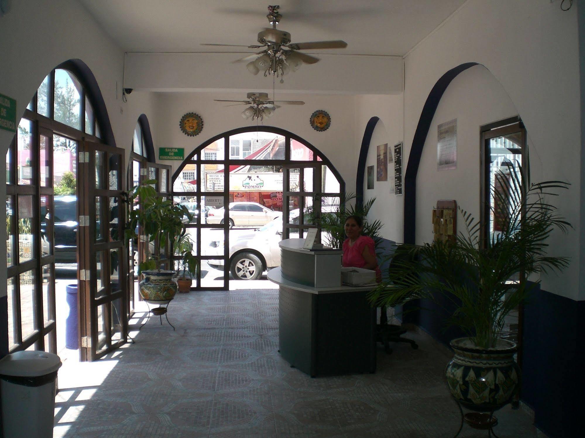 Hotel Colonial San Carlos Cancun Bagian luar foto